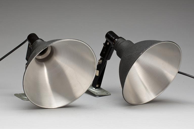 INDUSTRILAMPOR, ett par, för vägg. 1950/60-tal. "Elwis".