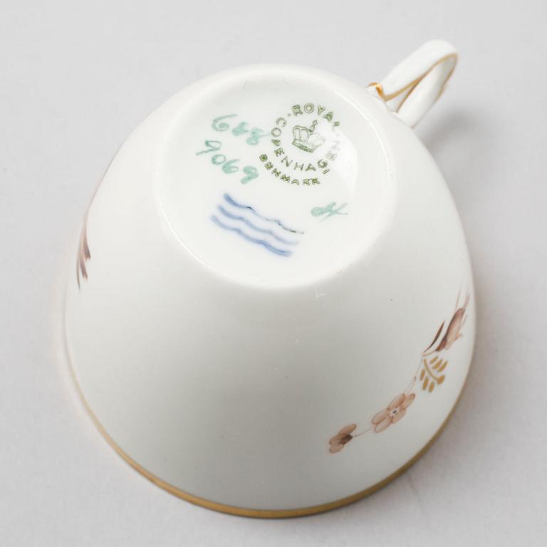 KAFFESERVIS, 26 delar, porslin, "Brun rose", Royal Copenhagen, 1900-talets andra hälft.