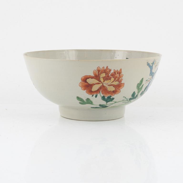 A Chinese Famille Rose Bowl,  Qing Dynasty, Qianlong (1736-95).