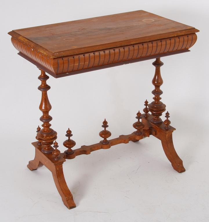 BORD. Nyrenässans, 1800-talets slut.