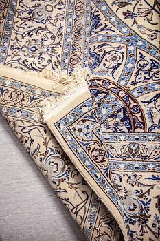 Matta, Nain, 9 LAA, ca 404 x 293 cm.