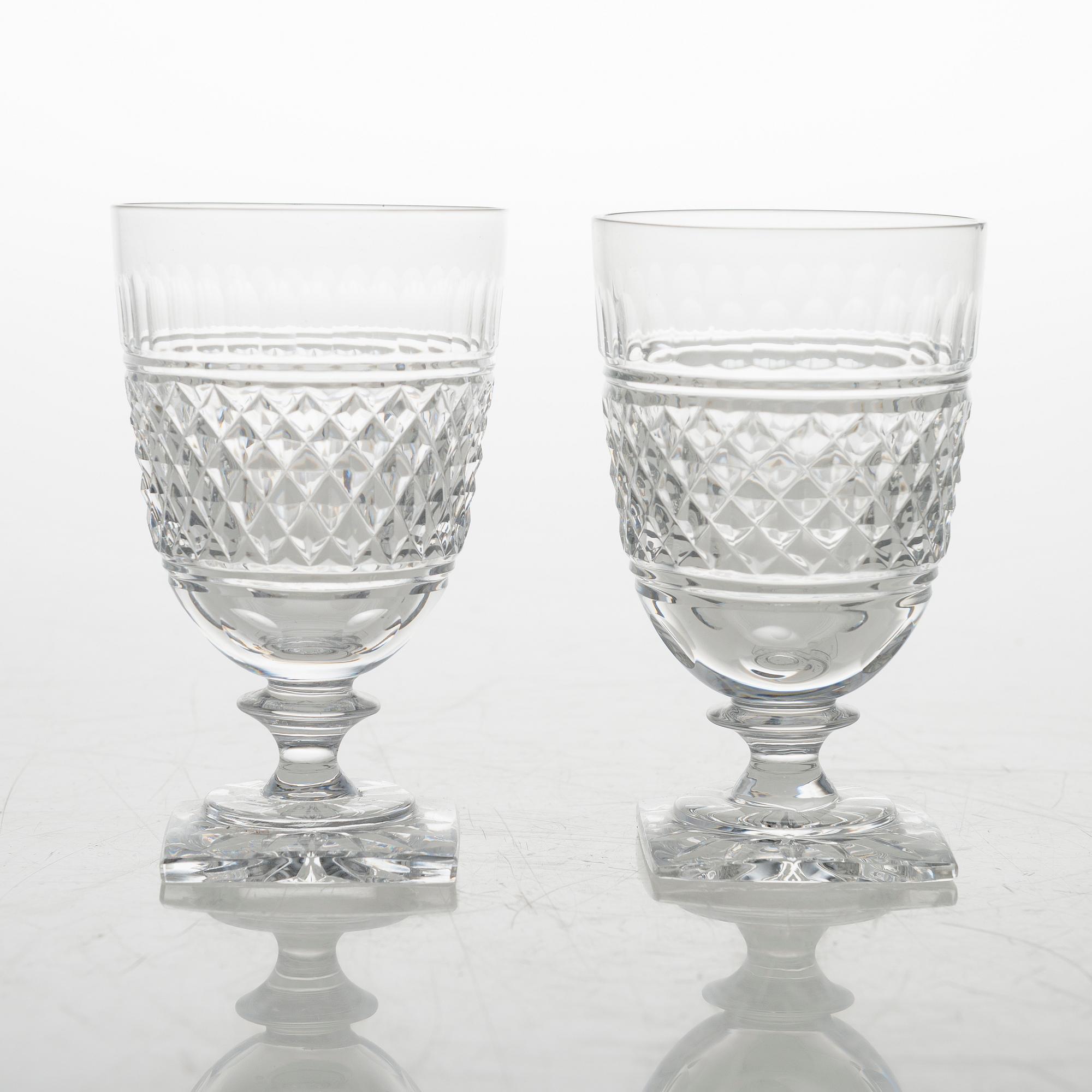 BÅLSKÅL, KARAFF och 87 st GLAS, glas.