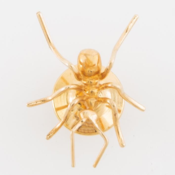 Olle Ohlsson, brooch in the form of an ant, 18K gold and yellow metal.