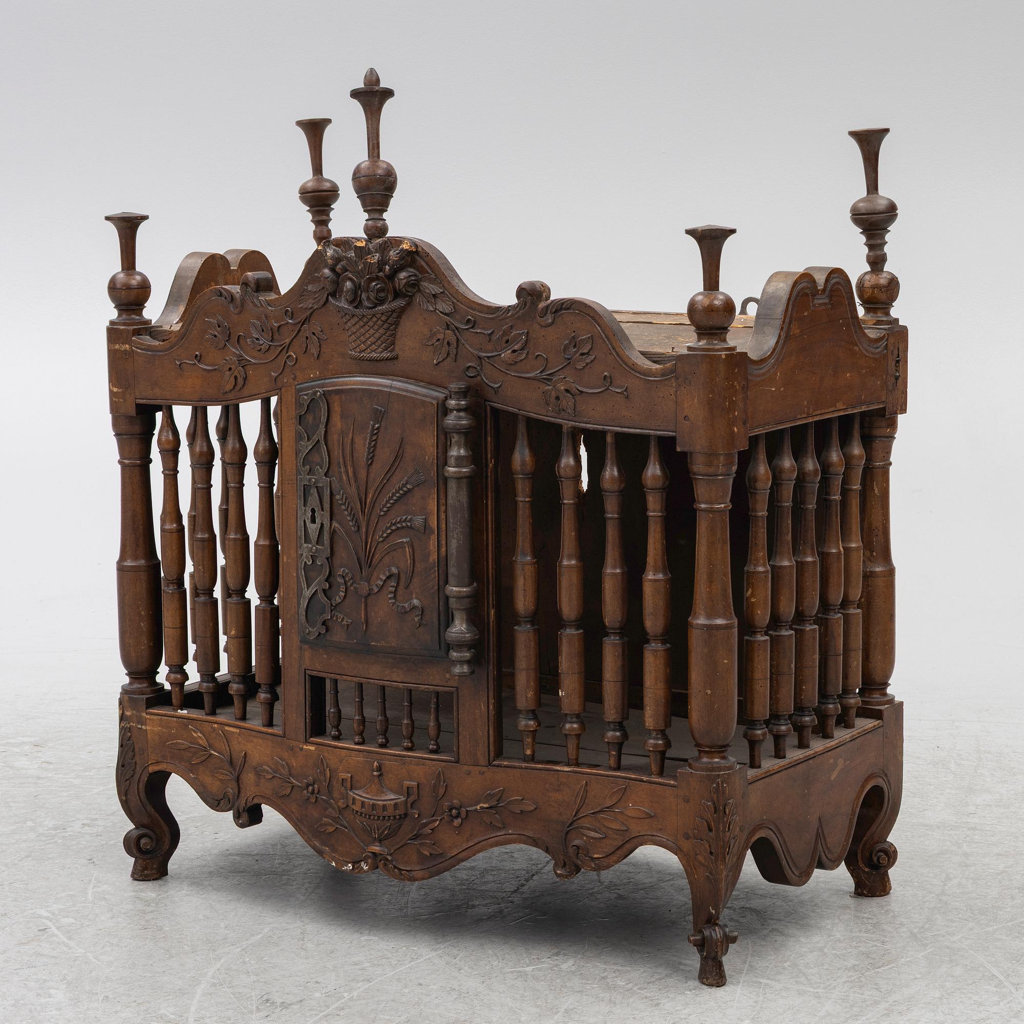 A bread rack, France, 18th/19th century.