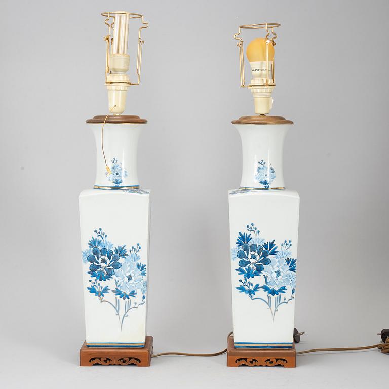 A pair of table lamps, late 20th century.