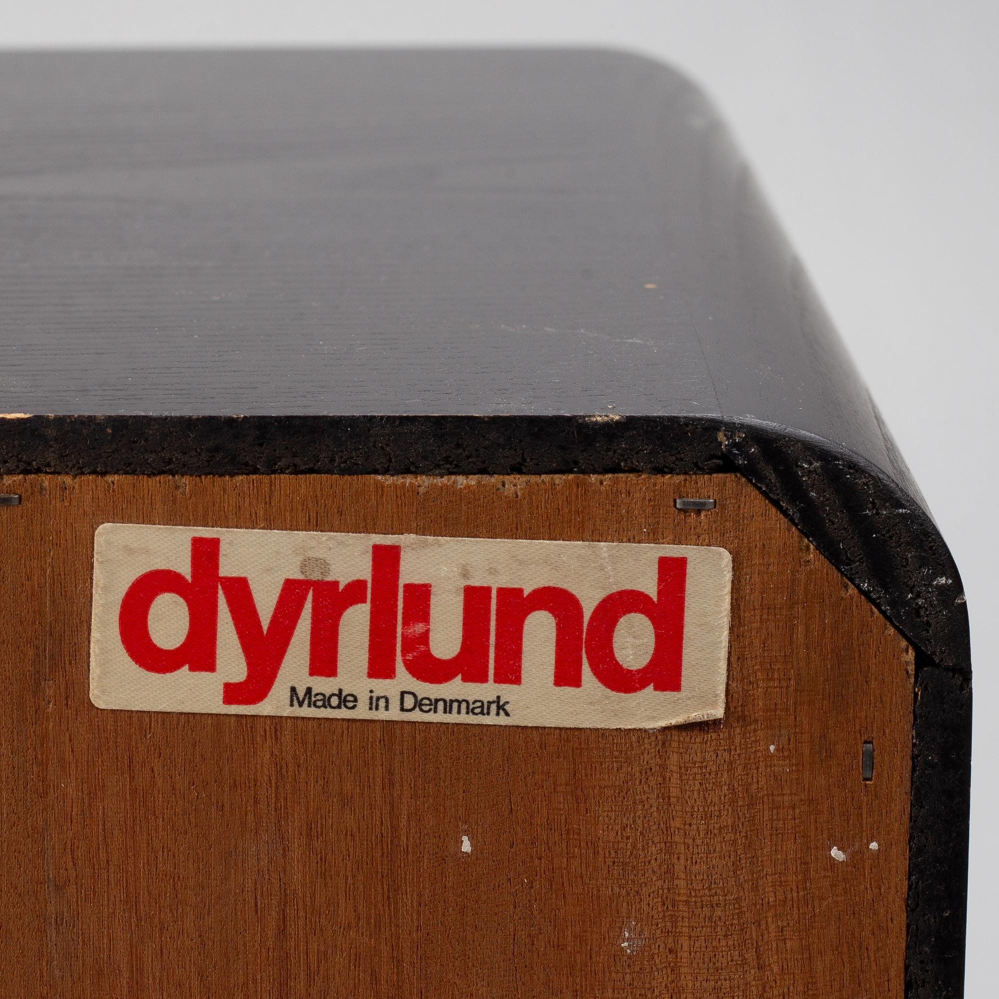 Dyrlund & Smith, hurtsar/skåp, ett par, Danmark, 1900-talets senare del.