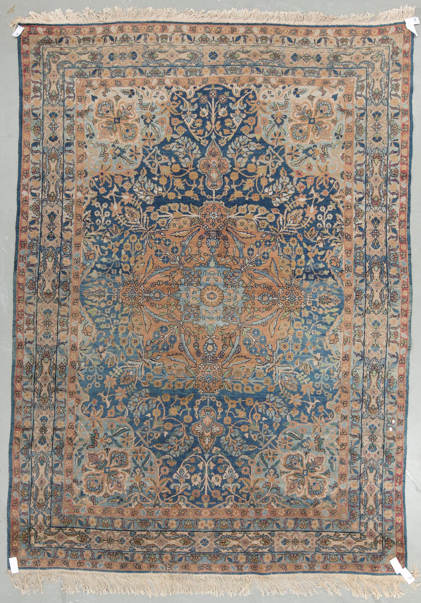 MATTA, Täbris, semiantik. Ca 337x236 cm.