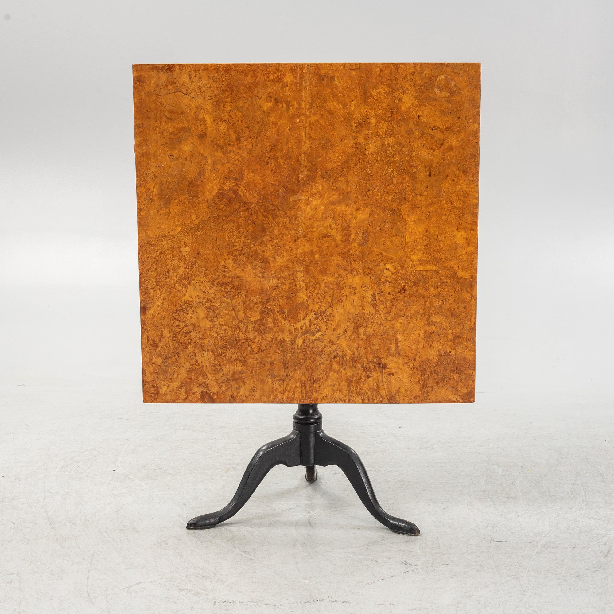 Fällbord av Lars Erik Lindell (mästare i Köping 1818-1843).