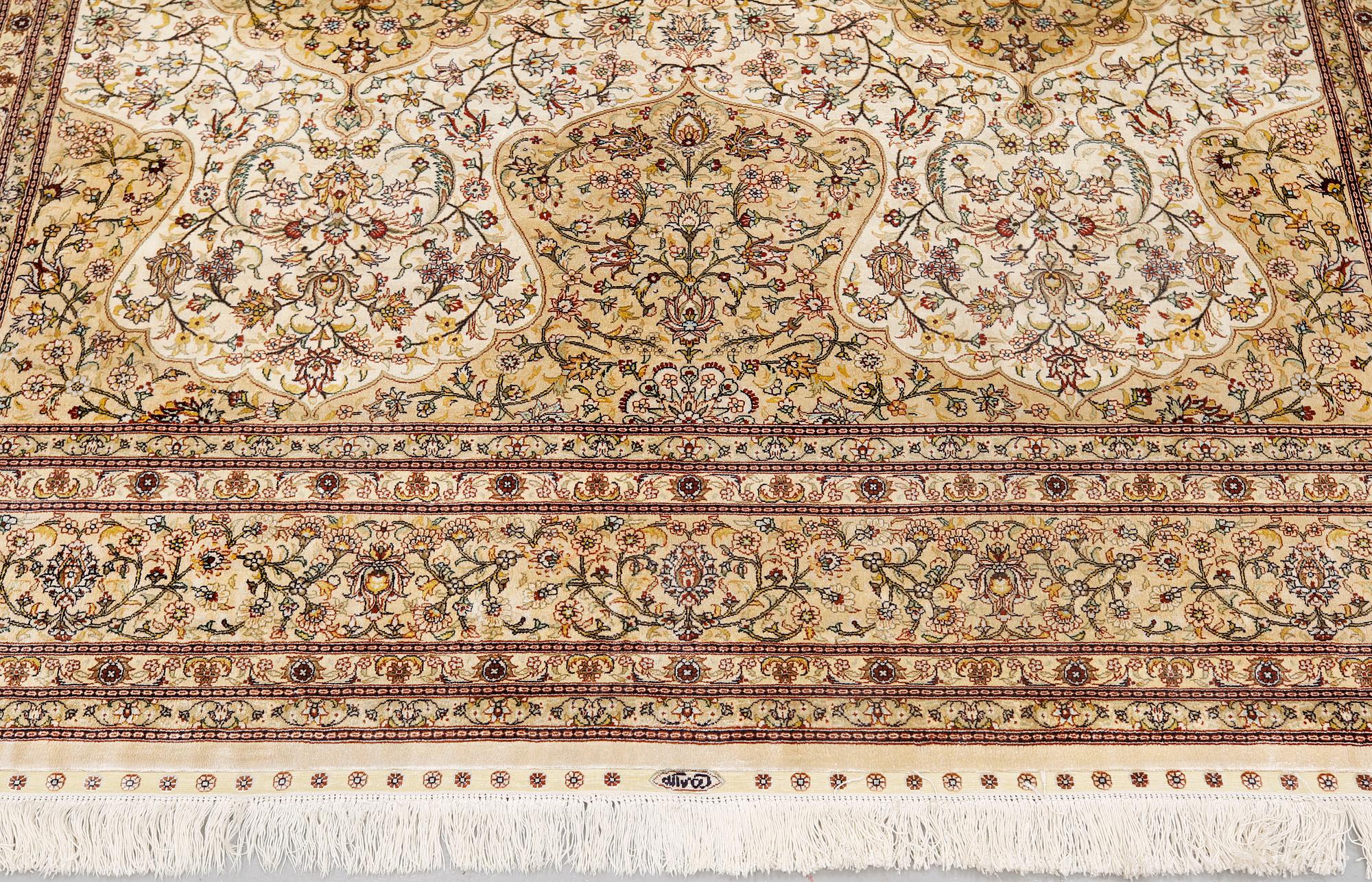 Carpet, silk, oriental, approx. 279 x 184 cm.