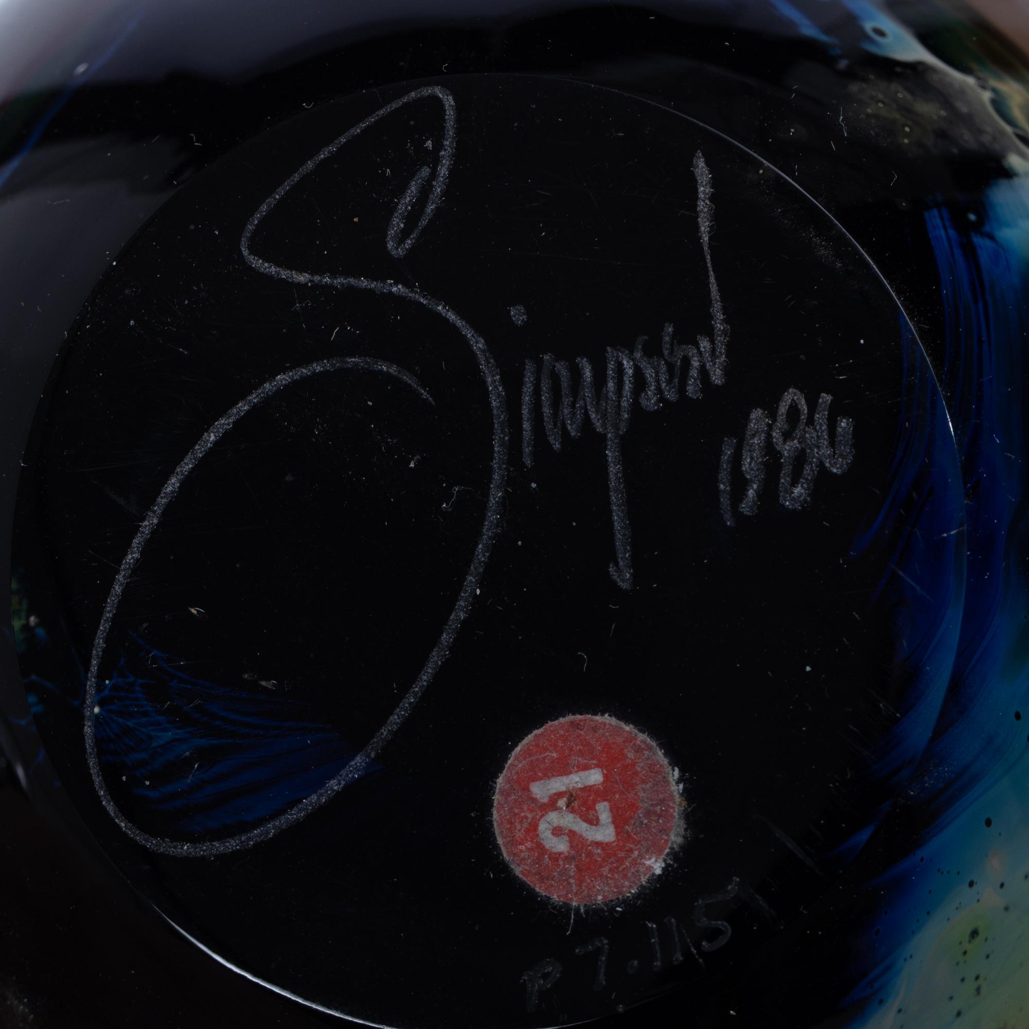 Six glass paper weights, including Robert Eickholt, USA, 1985, & klas-Göran Tinbäck, Sweden.