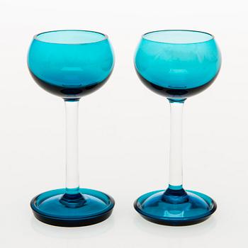 NANNY STILL, "Harlekiini" Liköörikarahvi ja 9 liköörilasia, Riihimäen Lasi Oy. 1950-60-luku.