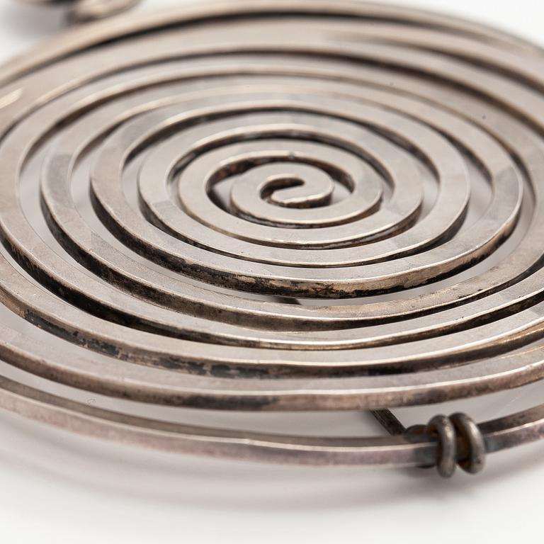 Alexander Calder, brosch, 1940-tal.