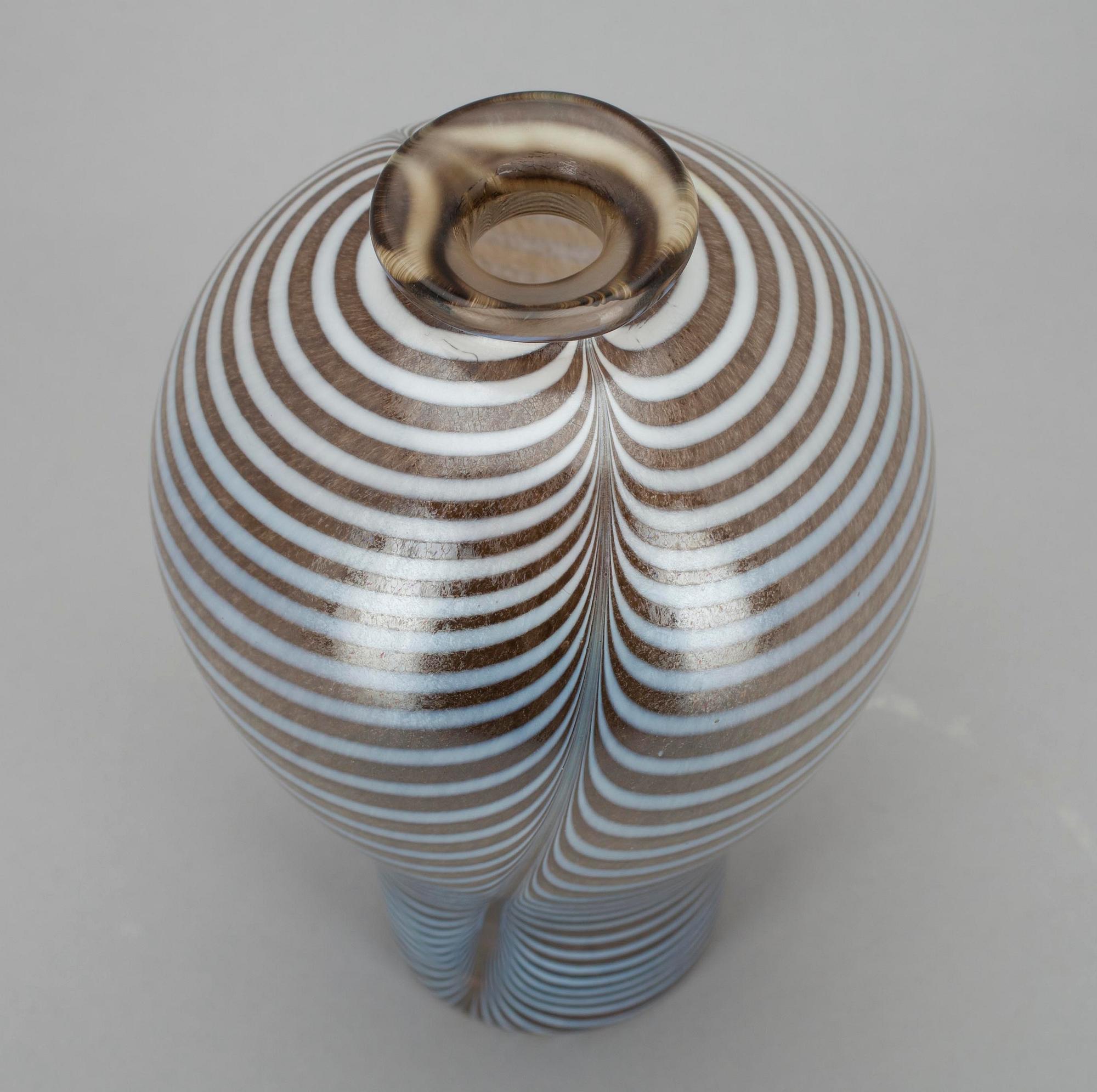 VAS, glas, Bertil Vallien, sign. och nr. 48468, Kosta Boda.