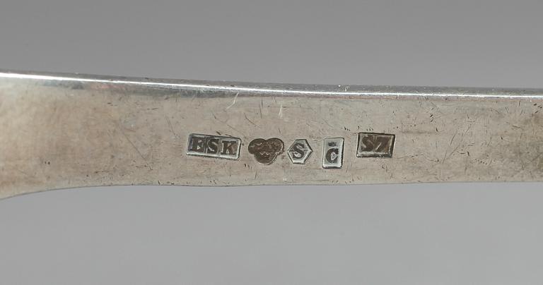 PARTI SILVERBESTICK, 6 delar, bl.a Erlandssons Silvervarufabriks, Kristianstad, 1927. Total vikt ca 355 gram.