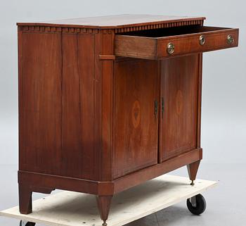 SKÄNK, mahogny. England. 1800-tal.