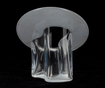 VAS, "Mirror", Erika Lagerbielke, Orrefors samt VAS, "Marcel" Timo Sarpaneva, Iittala, sekelskiftet 1900/2000.