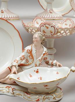 An extensive Meissen service, 19th Century. (150 pieces).