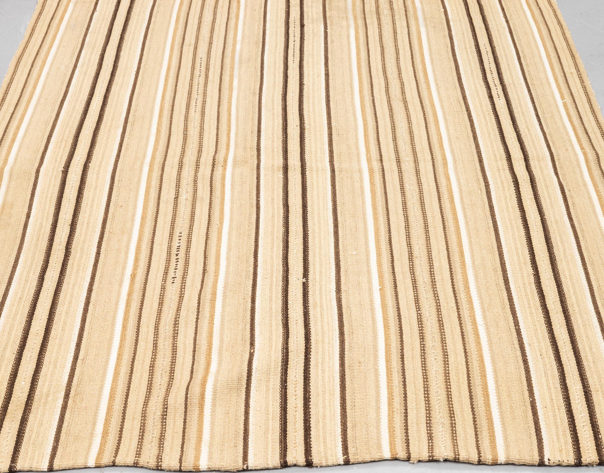 Carpet, djajim 204 x 185.