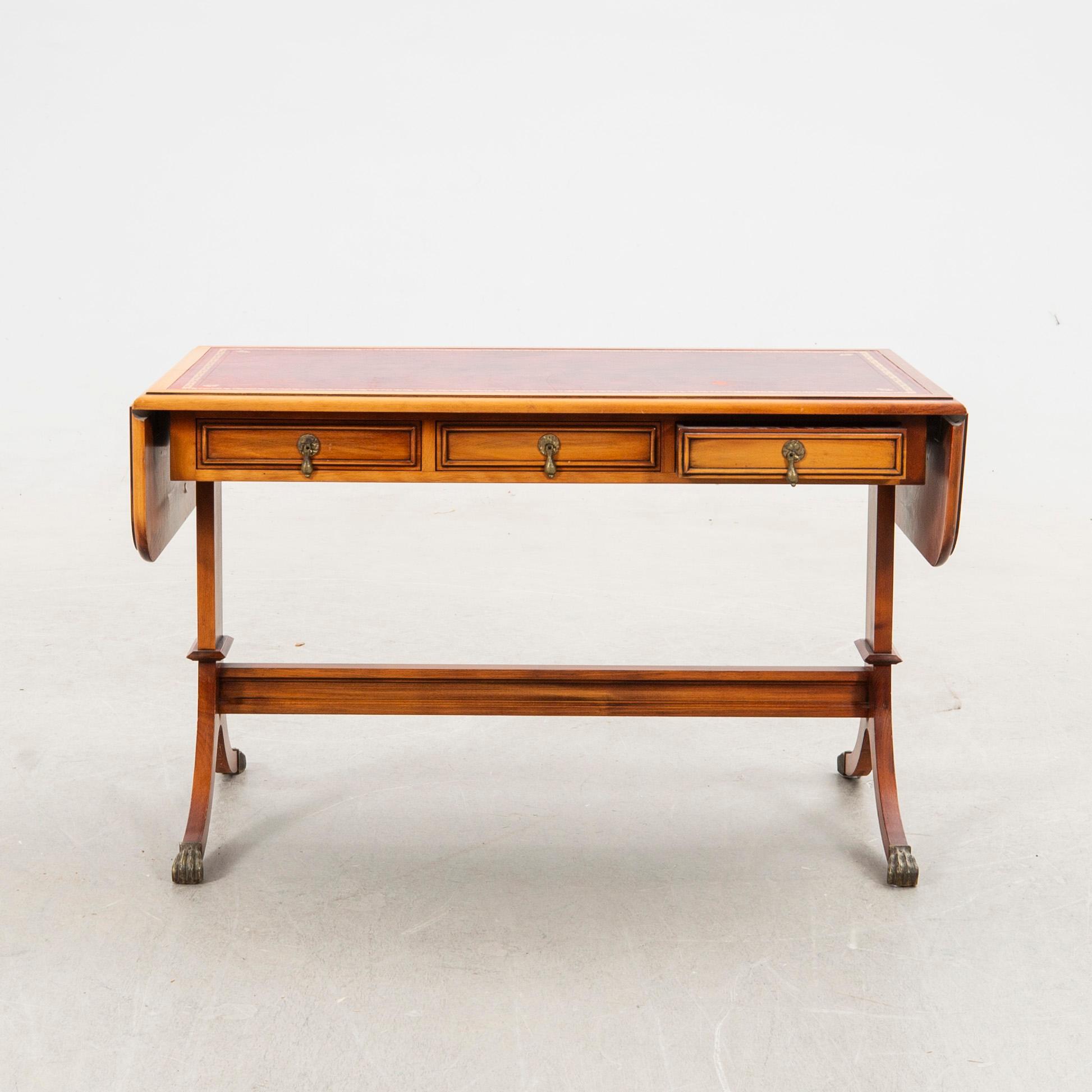 Coffee table, 20th century.