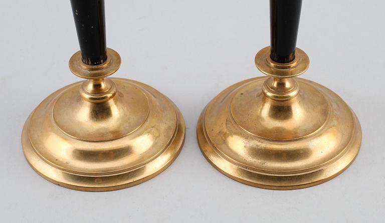 LJUSSTAKAR, 1 par, mässing, Skultuna, nr 76, 1900-talets första hälft.