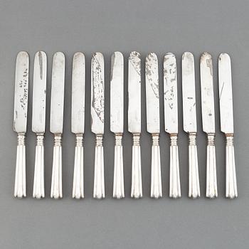 A set of twelve Swedish 19th century silver dinner-knifes, mark of Adolf Lilja, Stockholm 1859.