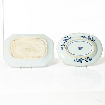Two Chinese blue and white export porcelain dishes, Qing dynasty, Qianlong (1736-95).