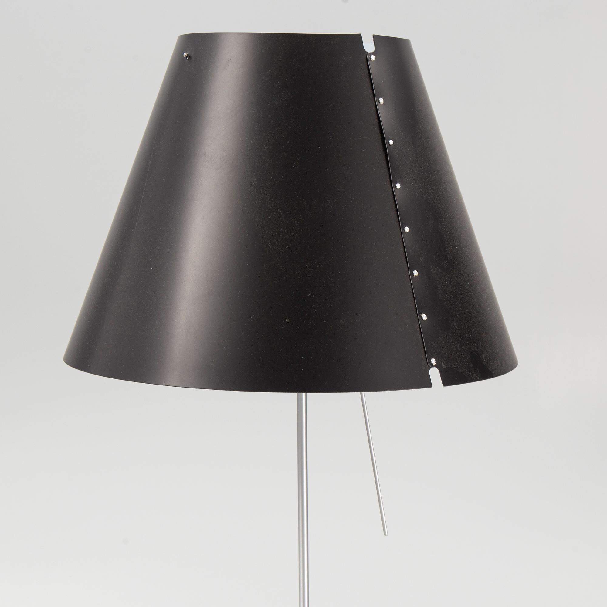 Paolo Rizzatto, golvlampa, "Costanza D13", Luceplan, Italien 1900-talets andra hälft.