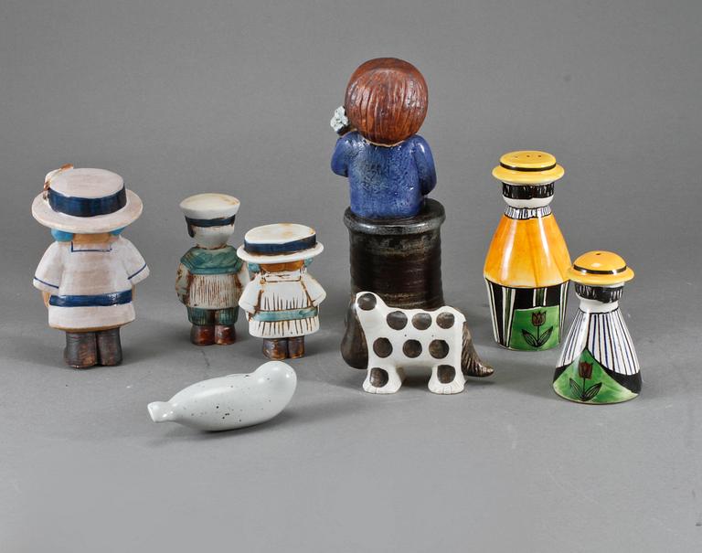 FIGURINER, 6 st, Lisa Larson, samt SALT- och PEPPARSTRÖARE, Anita Nylund, 1900-tal.