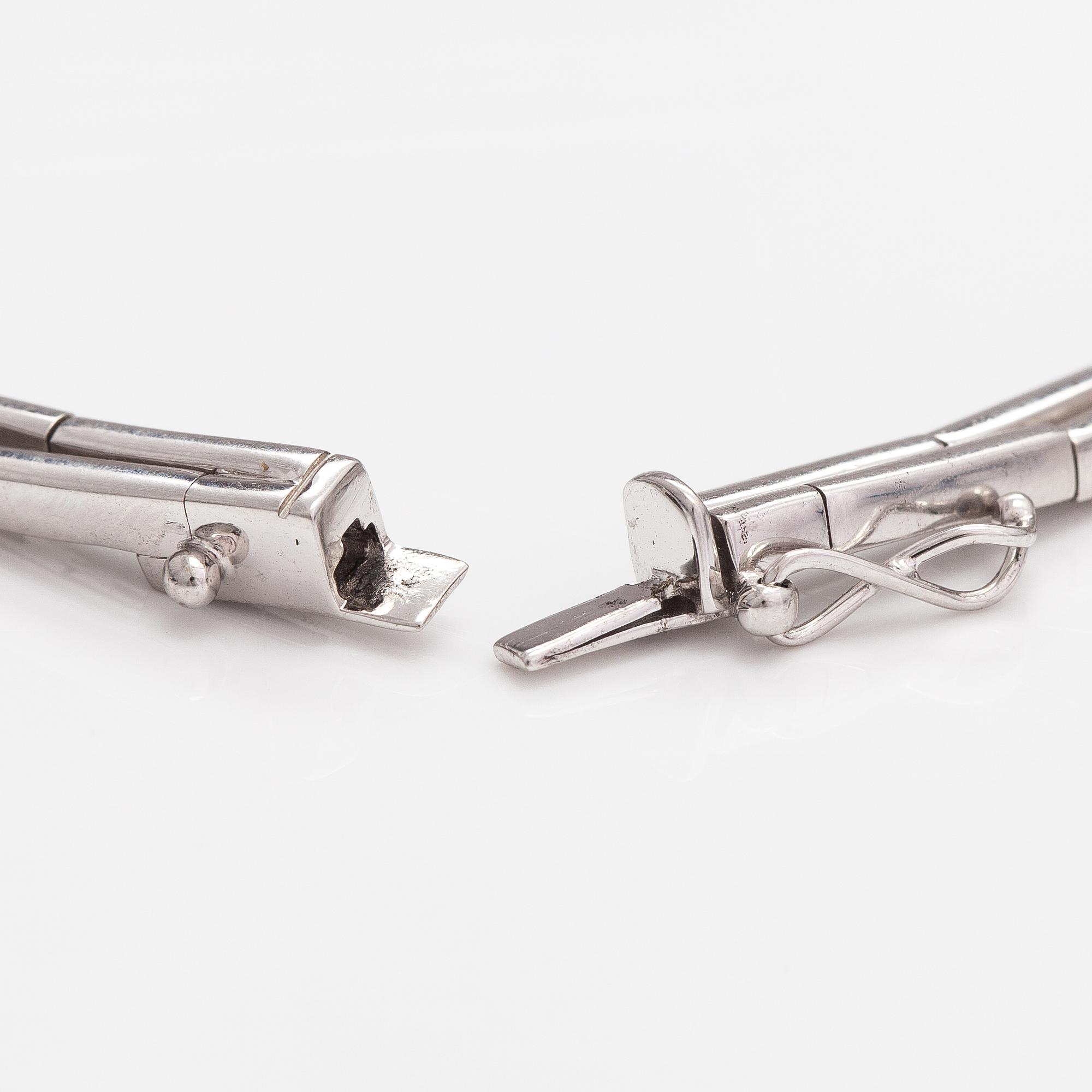 Halsband, 18K vitguld, diamanter ca 2.50 ct tot.