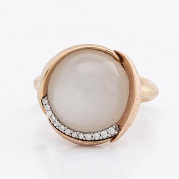 LYNGGAARD RING Lotus collection 18K gold w 1 moonstone and brilliant-cut diamonds total 0,05 ct TW VS, original box.