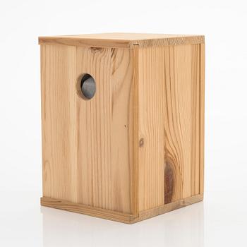 Oiva Toikka, A glass egg, 'Laguunikiwi', signed Oiva Toikka Nuutajärvi Notsjö 31/50.