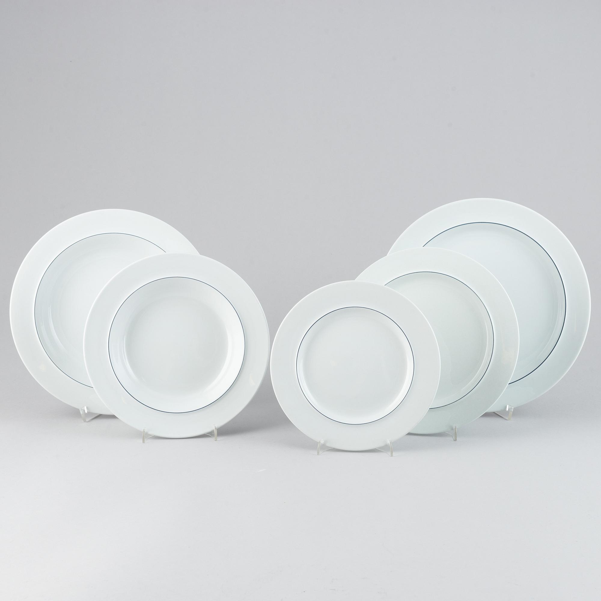 Royal Copenhagen, Servis ca 60 delar, fajans,   "Årstiderne" eller "4 all Seasons" med blå kant, 1985-90, Danmark.