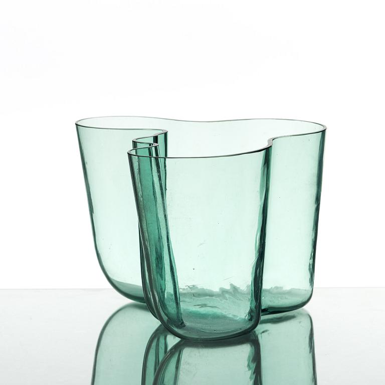 Alvar Aalto, a green tinted glass vase, Karhula, Finland ca 1937-49, model 9750.