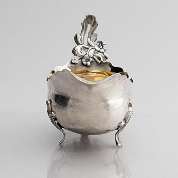 Mikael Hammarberg, gräddsnäcka, silver, (verksam 1758-1789 (90)) Härnösand. Rokoko.
