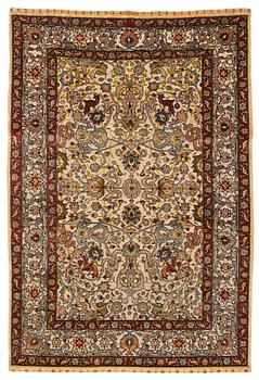 A RUG. An old silk Hereke Souf. 156,5 x 104 cm.