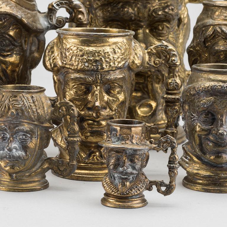 Seven Toby Jugs in brass from England, the second half of the 20th century.