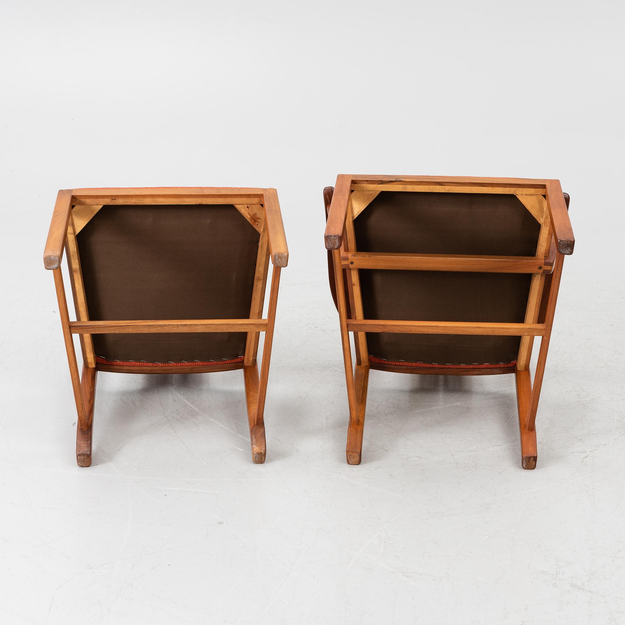 Carl Malmsten, Dining table with 2 armchairs and 6 chairs, 'Ambassador', Åfors Möbelfabrik, second half of the 20th century.