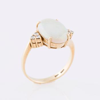 RING, opal, briljantslipade diamanter, 14K guld.