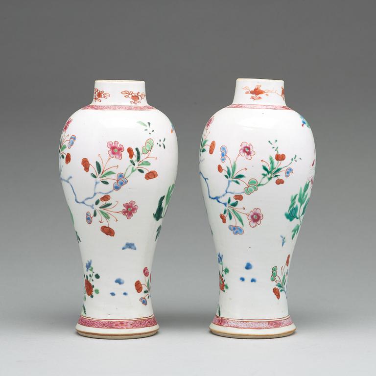 VASER, ett par, kompaniporslin. Qingdynastin, Qianlong (1736-95).