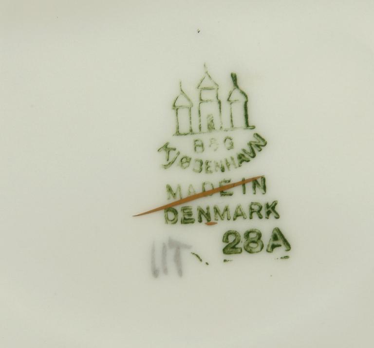 KAFFESERVISDELAR, 38 st. Porslin. "Måsen", Bing & Gröndahl.