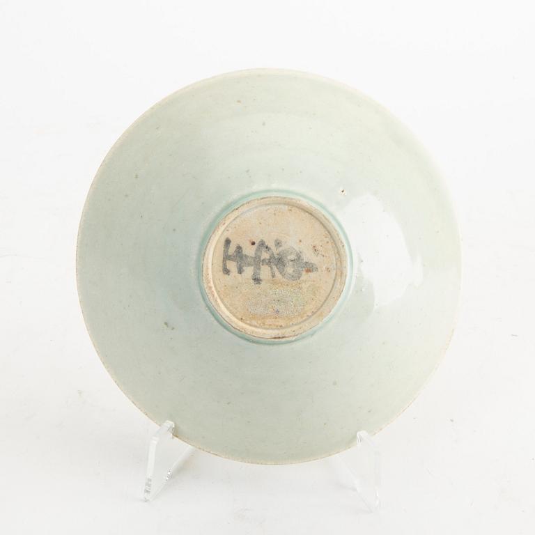 A pale celadonglazed bowl, Song/Yuan dynasty.