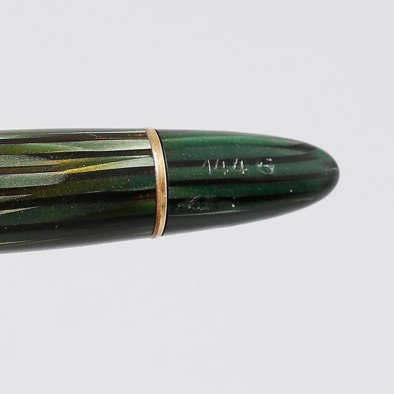 A mid 20th century "Masterpiece M 144G" Montblanc fountain pen.