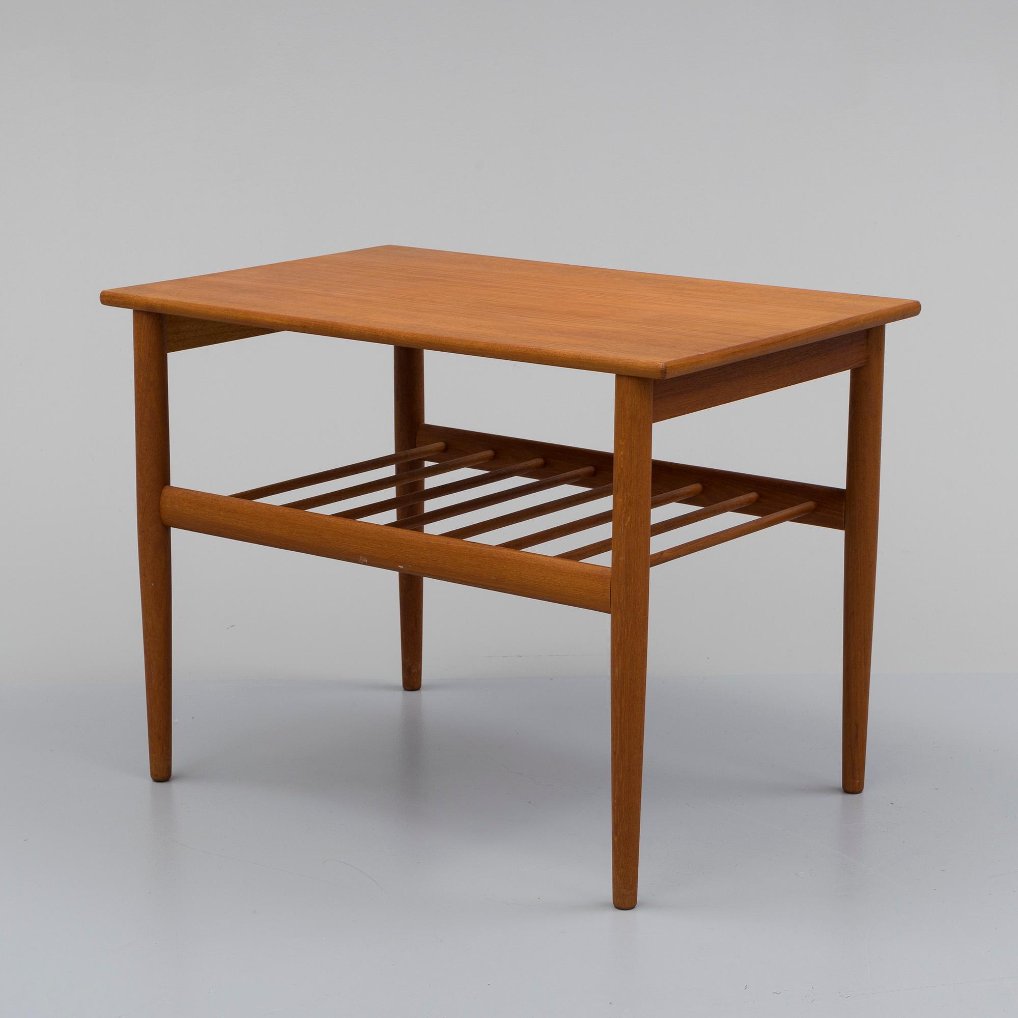 A circa 1960s coffee table by Yngvar Sandström for Seffle Möbelfabrik.