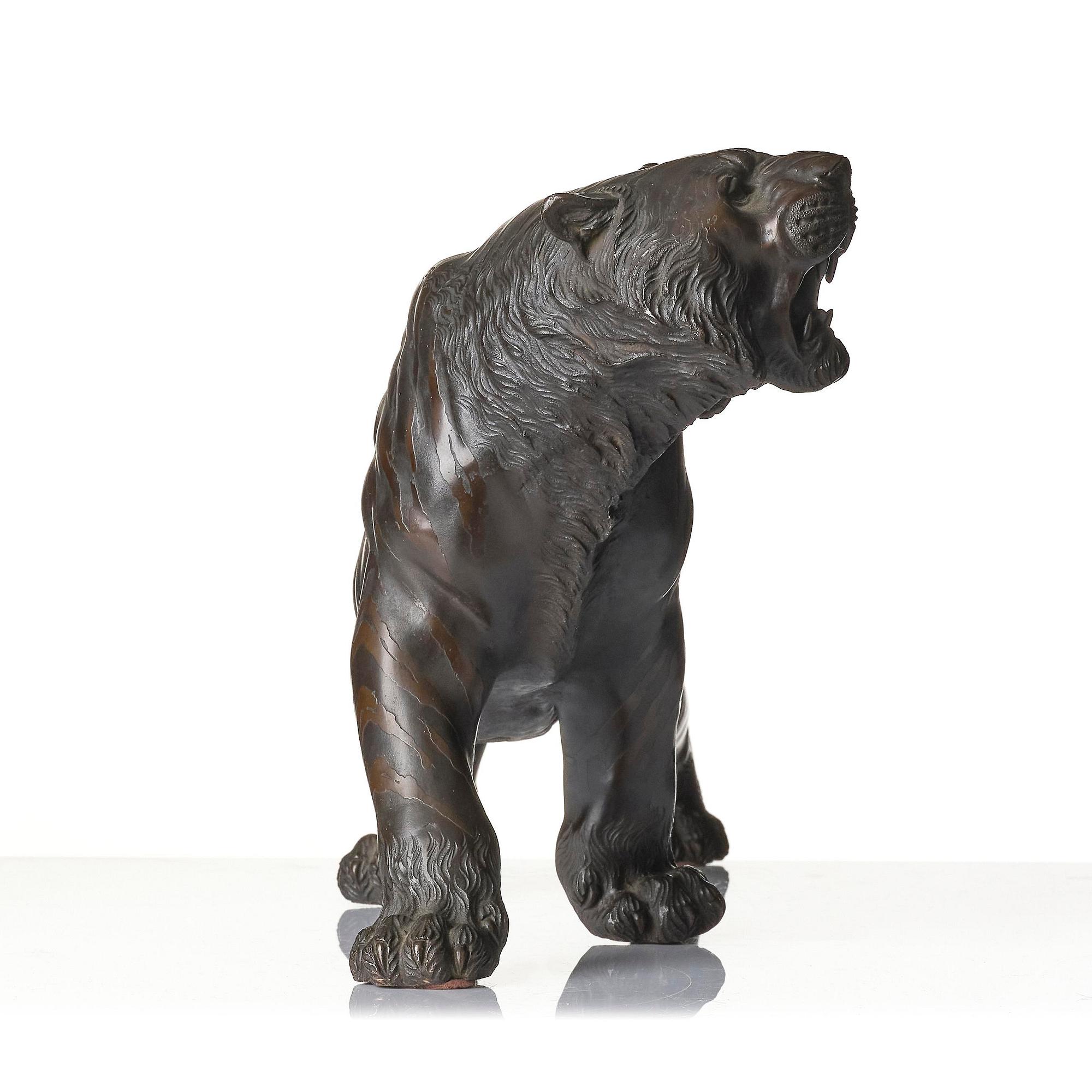 Tiger, brons. Japan, 1900-tal.