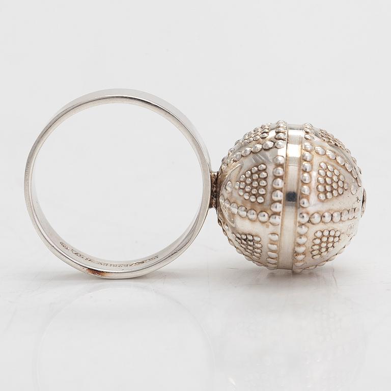 A set of silver "Halikko treasure" necklace, bracelet, ring and earrings. Kalevala Koru, Helsinki 1965-1972.