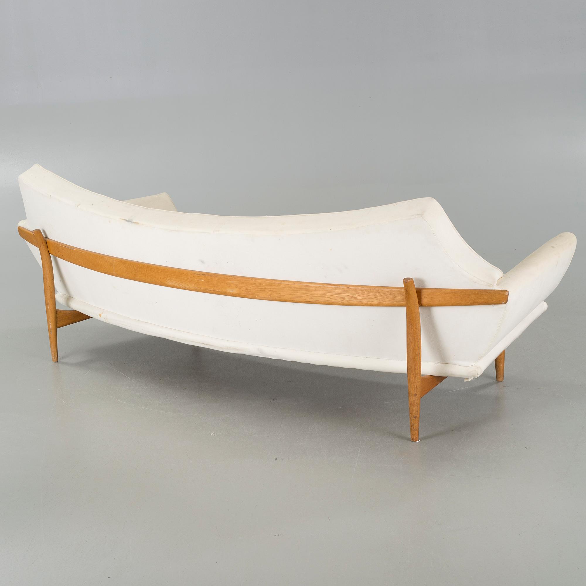 JOHANNES ANDERSEN, soffa, Trensum, 1900-talets andra hälft.