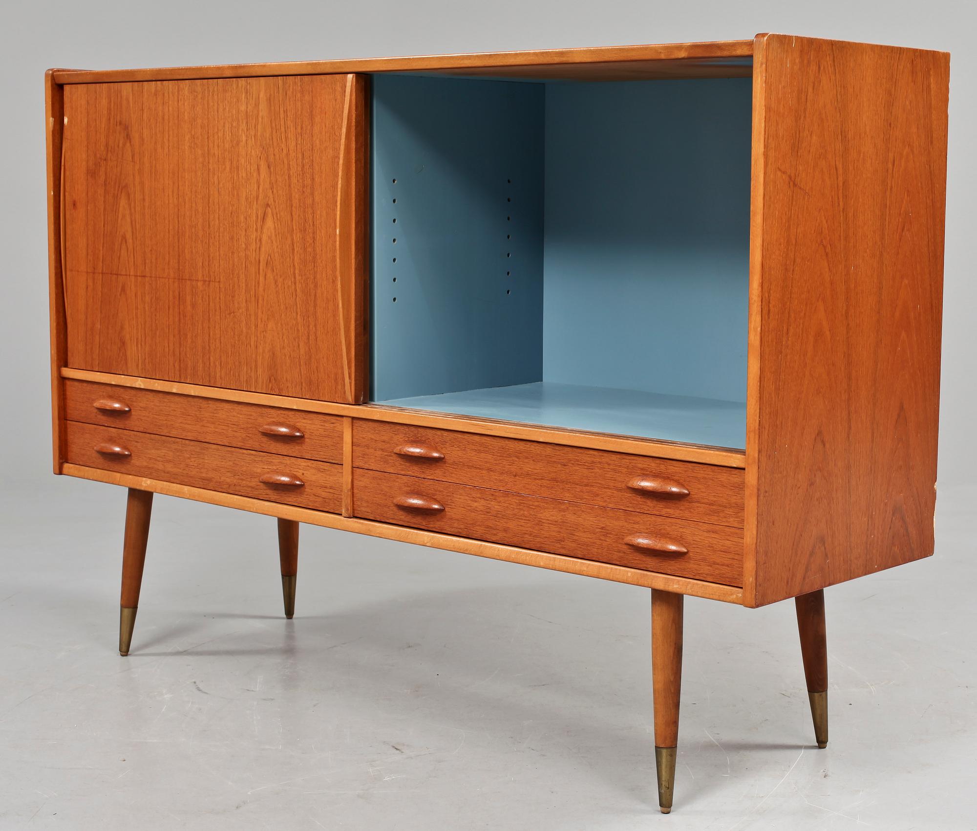 SIDEBOARD, Oscar Edv. Ekelunds snickerifabrik AB, Virserum, 1900-talets andra hälft.