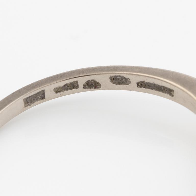 Rings, two pieces, 18K white gold with small eight-cut diamonds.