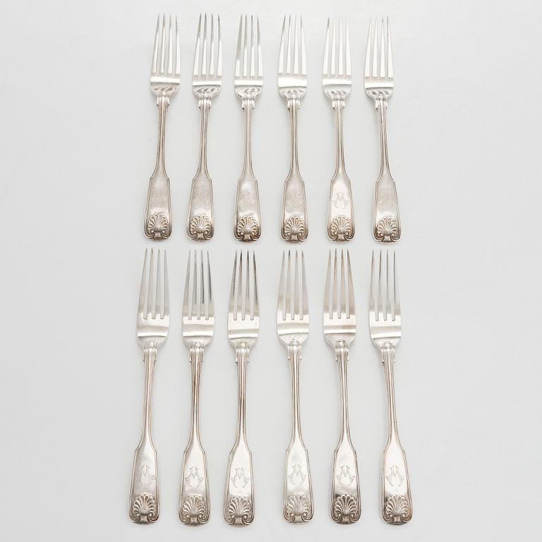 C. J. Heyne, och Grachev, ragusked och bestickuppsättning, 36 delar, silver, S:t Petersburg 1825 och 1894.