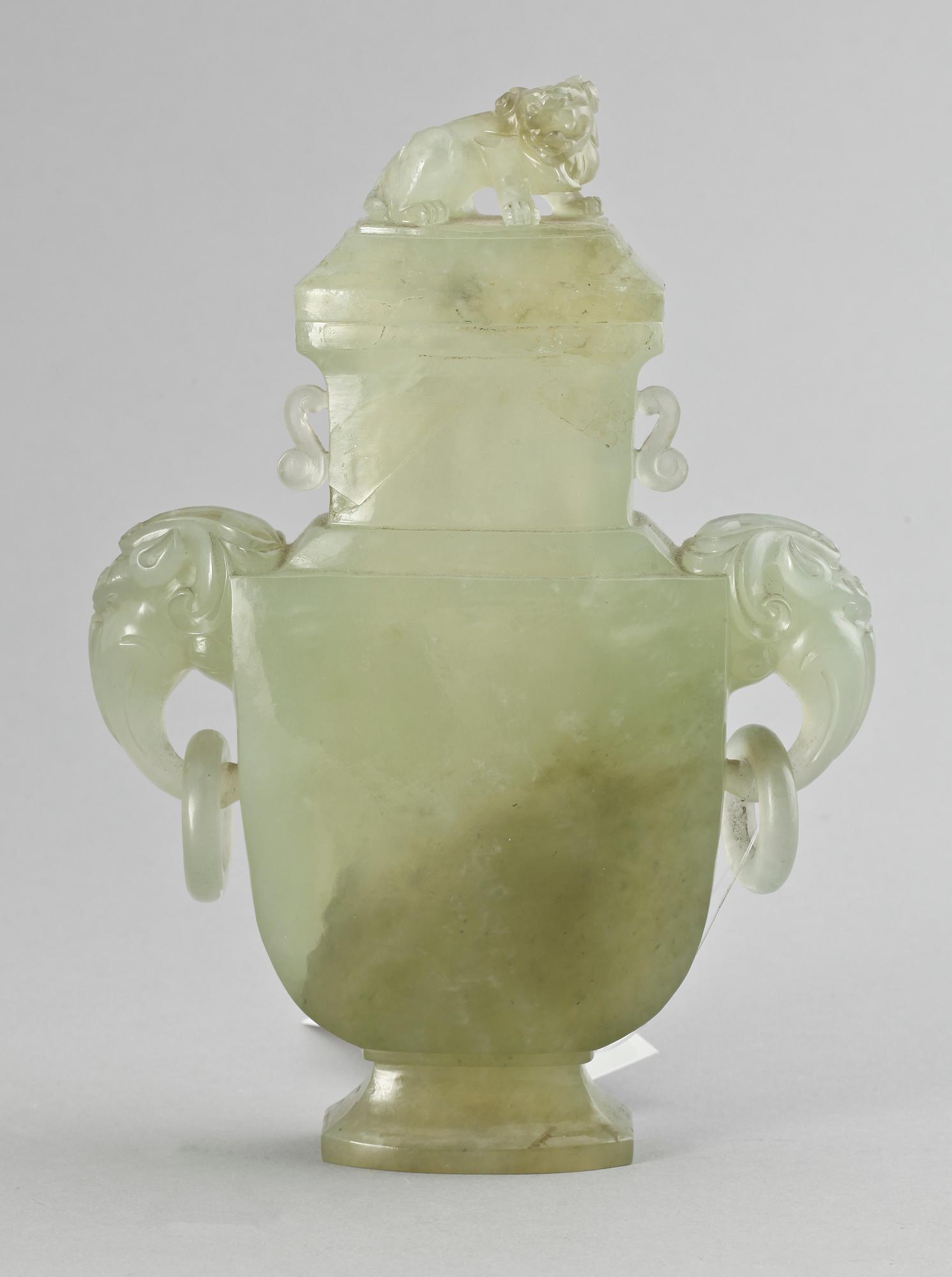 URNA med LOCK, nefrit, Kina.